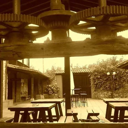 Rural Del Monasterio بيت ريفي Onís