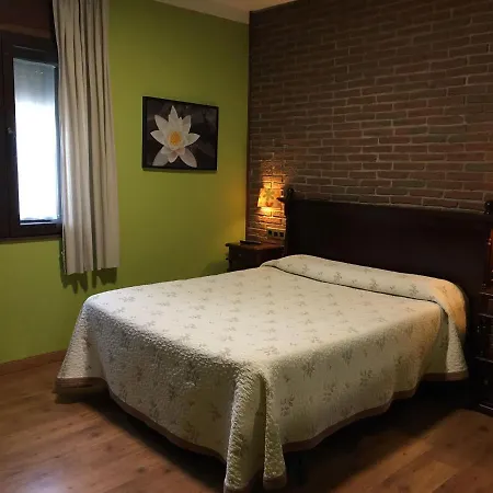 بيت ريفي Rural Del Monasterio 2*