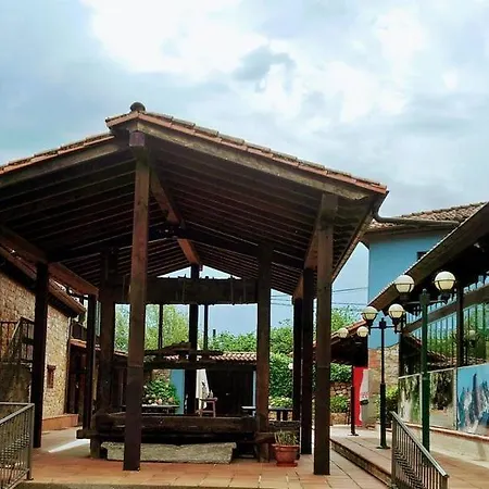 Rural Del Monasterio بيت ريفي