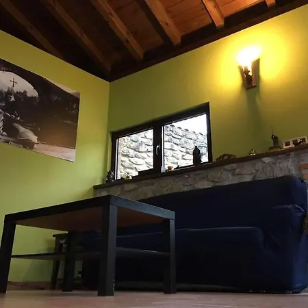 Rural Del Monasterio بيت ريفي Onís