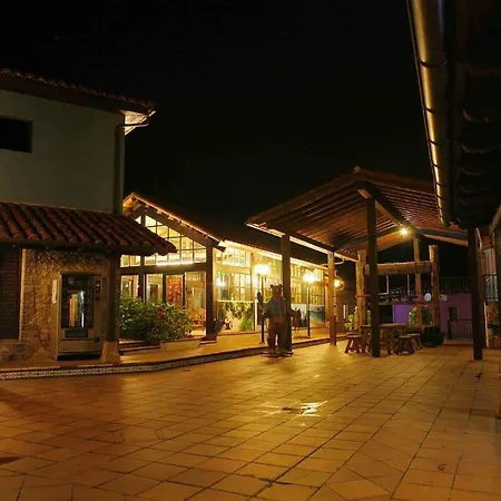 Rural Del Monasterio بيت ريفي 2*