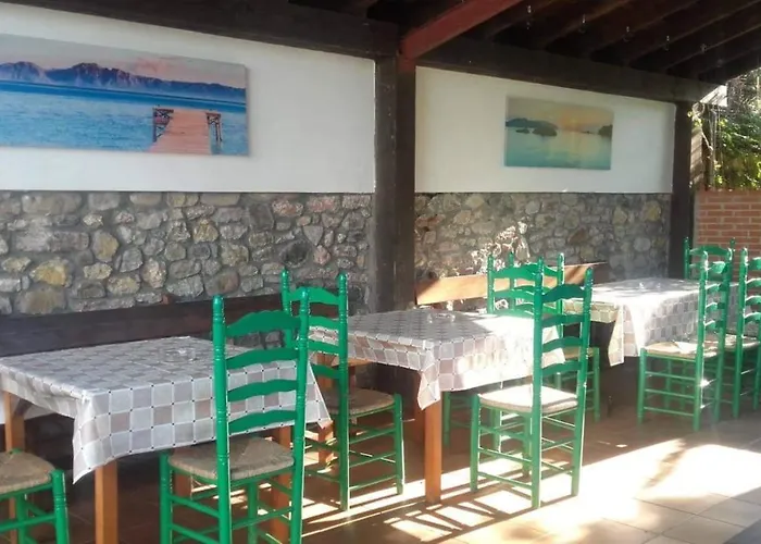 Rural Del Monasterio Inn Onís