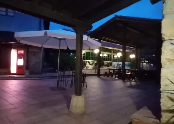 Rural Del Monasterio Inn Onís