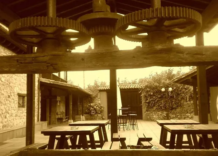 Rural Del Monasterio Inn Onís