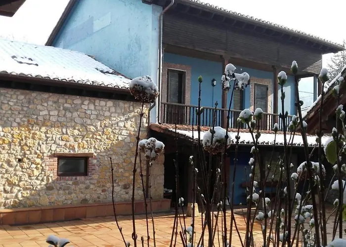 Rural Del Monasterio Inn